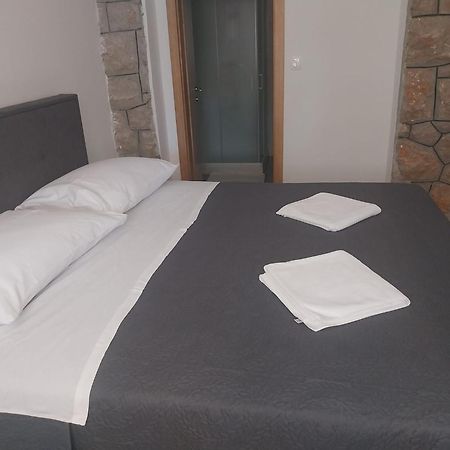 Apartmani I Sobe Grga Starigrad Paklenica Eksteriør bilde