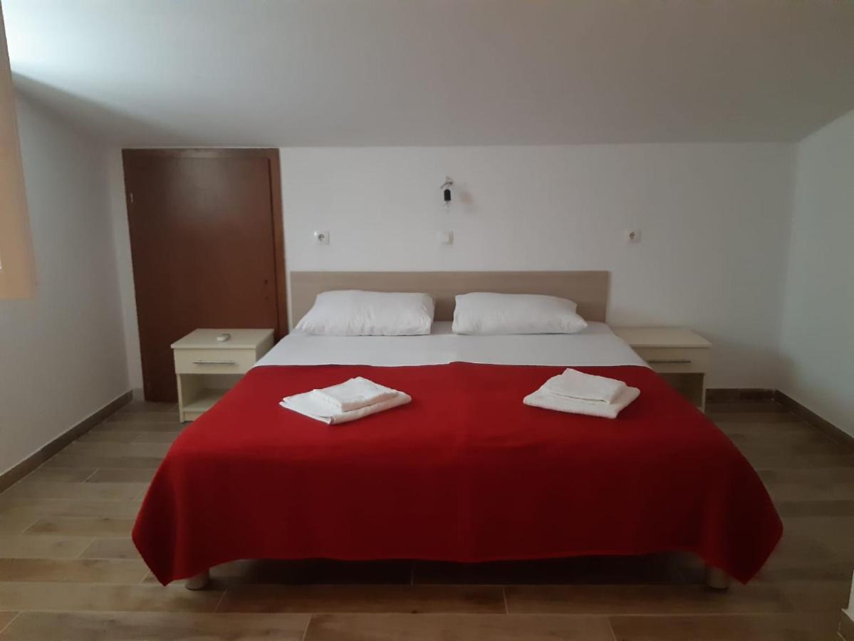 Apartmani I Sobe Grga Starigrad Paklenica Eksteriør bilde