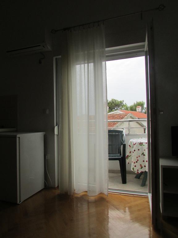 Apartmani I Sobe Grga Starigrad Paklenica Rom bilde