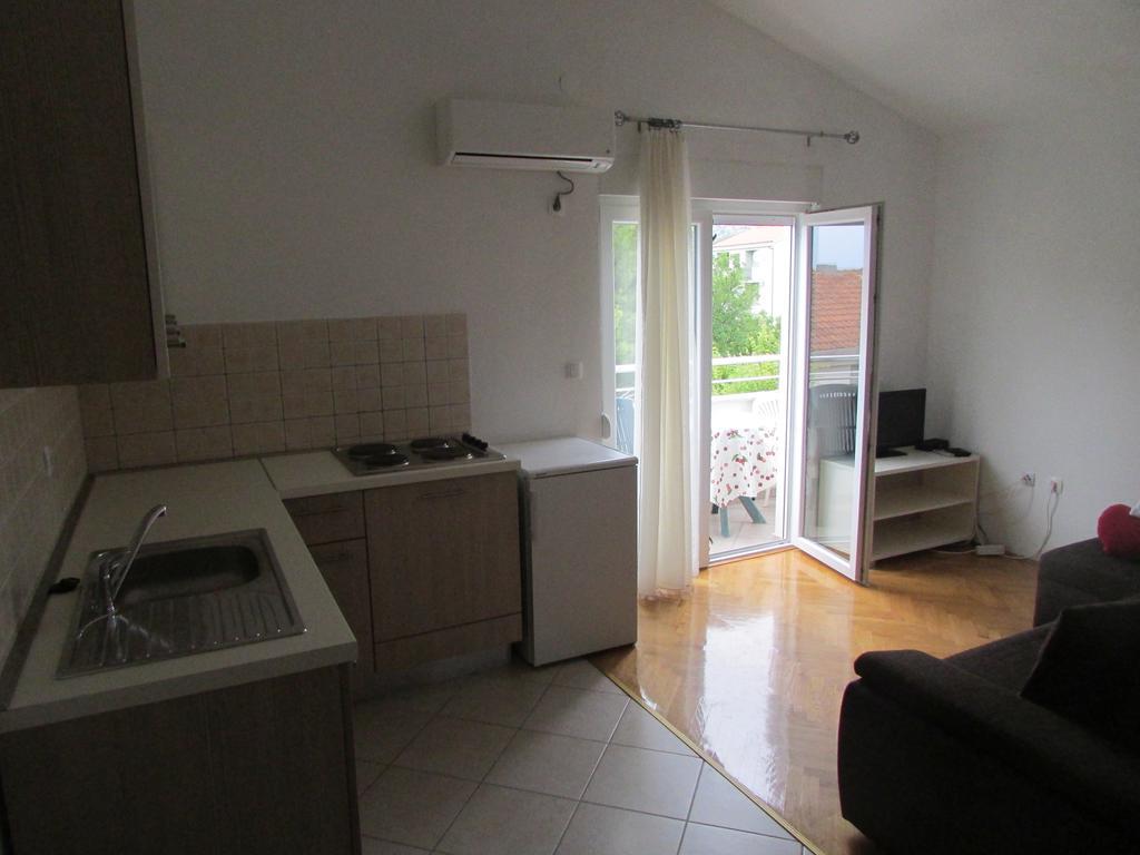 Apartmani I Sobe Grga Starigrad Paklenica Rom bilde