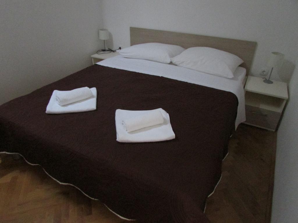 Apartmani I Sobe Grga Starigrad Paklenica Rom bilde