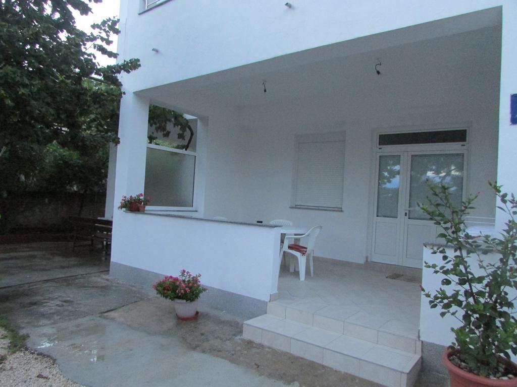 Apartmani I Sobe Grga Starigrad Paklenica Rom bilde