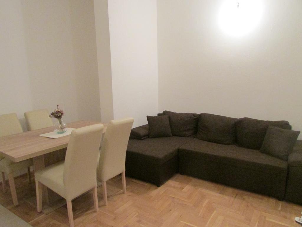 Apartmani I Sobe Grga Starigrad Paklenica Rom bilde