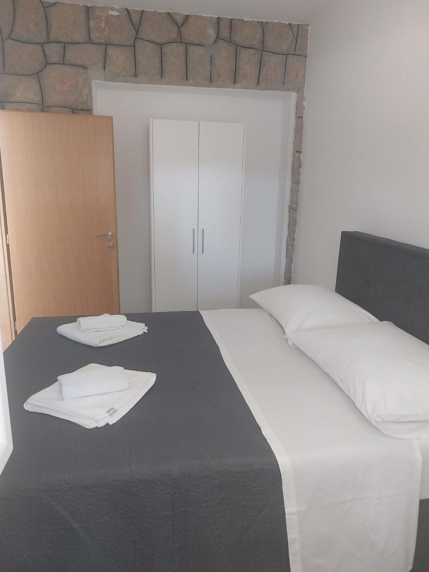 Apartmani I Sobe Grga Starigrad Paklenica Eksteriør bilde