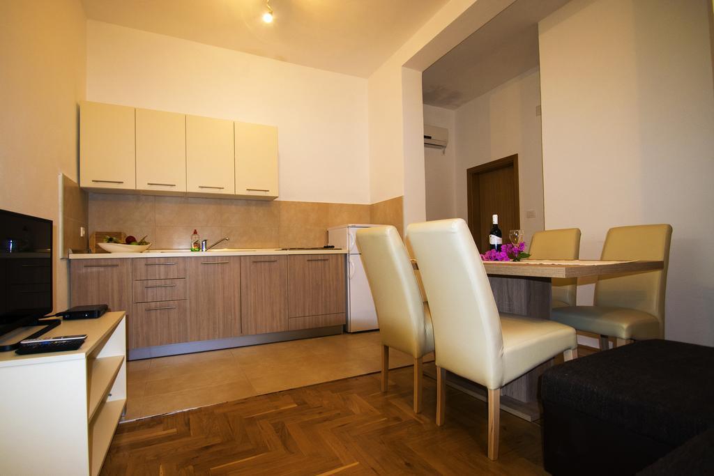 Apartmani I Sobe Grga Starigrad Paklenica Eksteriør bilde