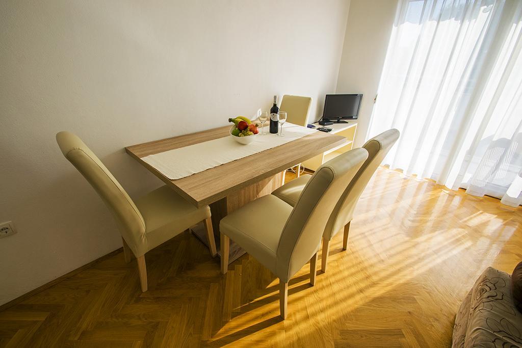 Apartmani I Sobe Grga Starigrad Paklenica Eksteriør bilde
