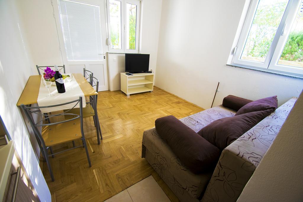 Apartmani I Sobe Grga Starigrad Paklenica Eksteriør bilde